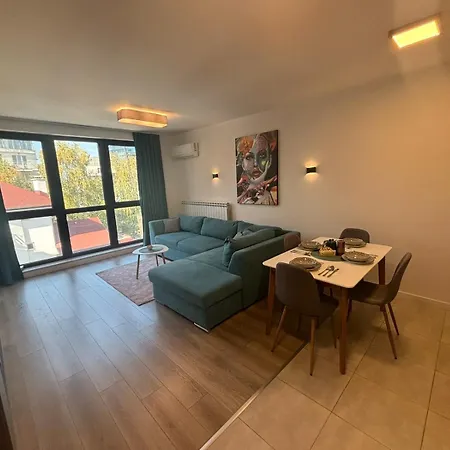 Turquoise Exotic Bliss Apartment Sofia